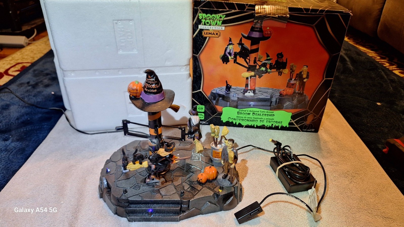 LEMAX RETIRED SPOOKY TOWN LIGHTED ANIMATED (BROOM DEALERSHIP) MIA WITCH, PLASTIC