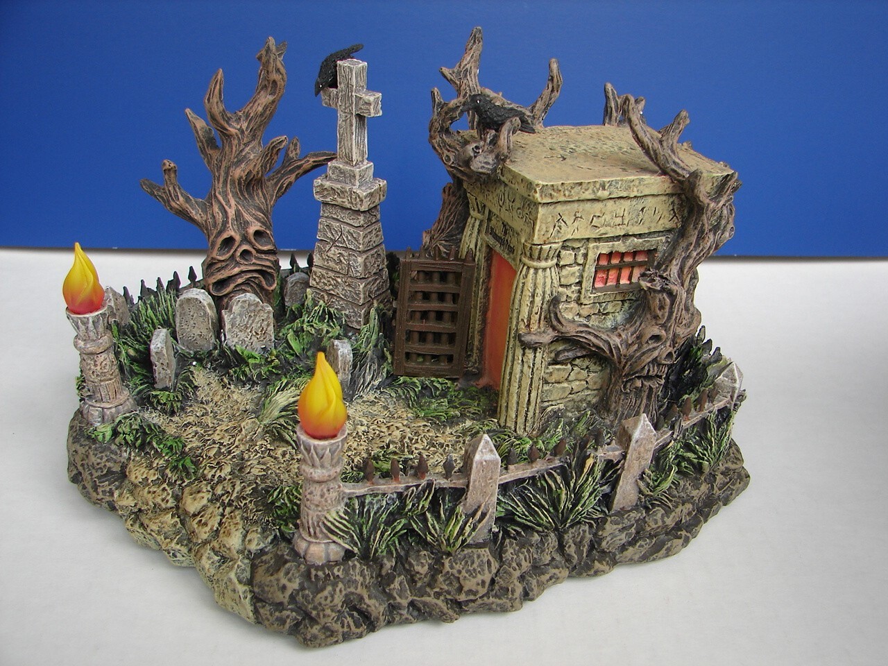 Unused Hawthorne Village Universal Monsters THE MUMMYS TOMB Figure Light & Sound