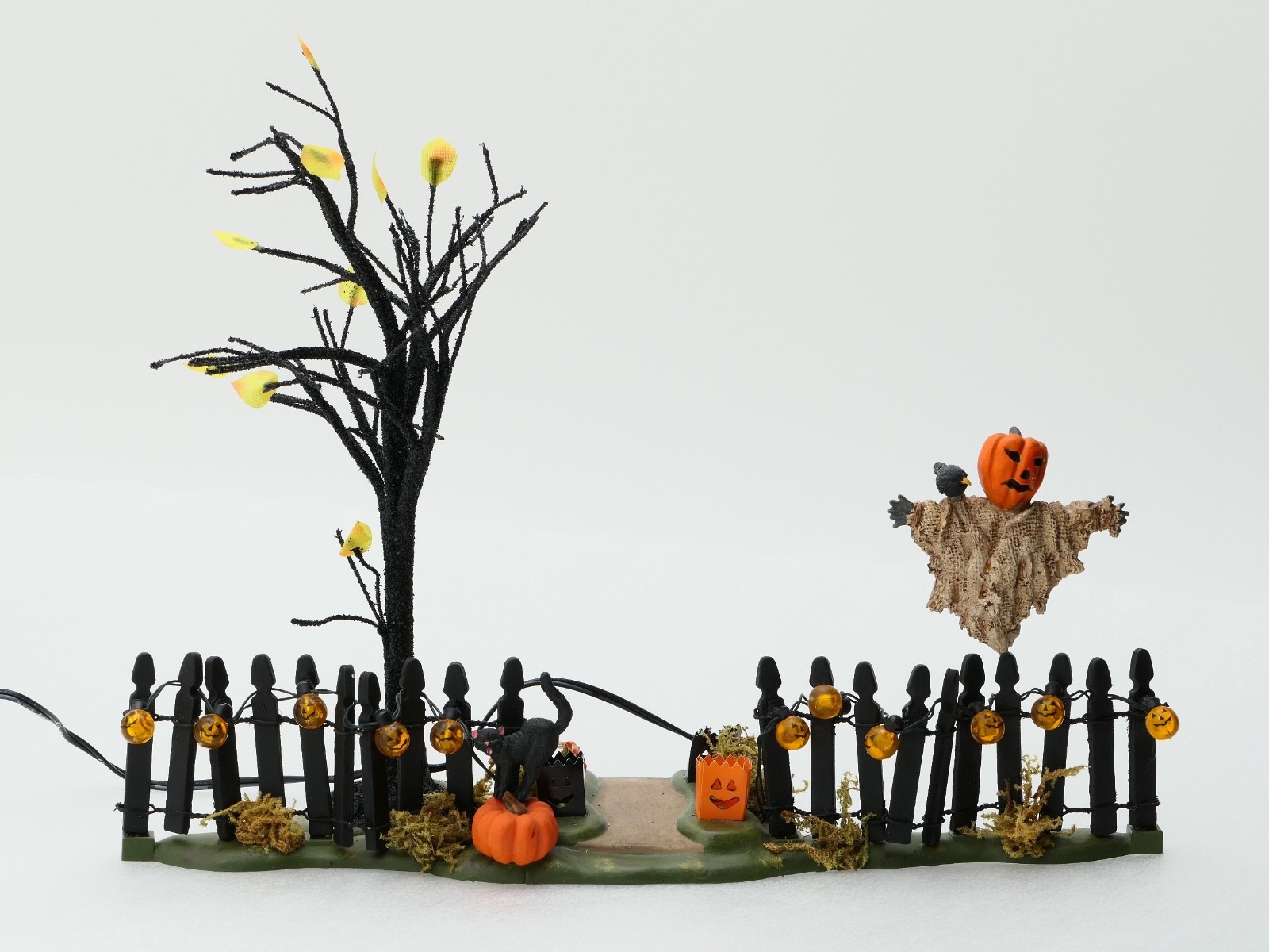 Dept 56 “Village Accessories – Spooky Yard Scene” 56.53177 – Box