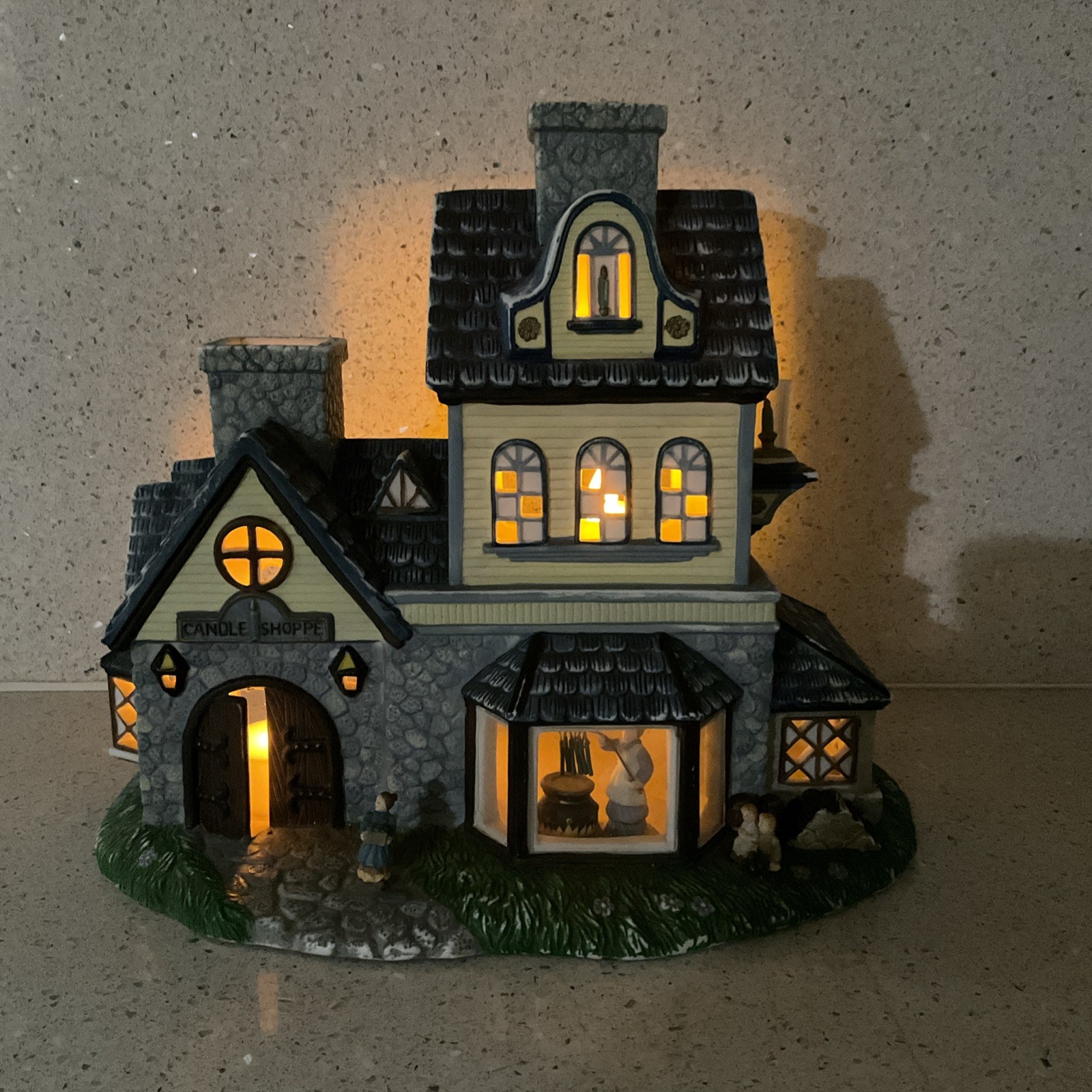 Party Lite P7315 Candle Shoppe Olde World Village Tea Light House Retired