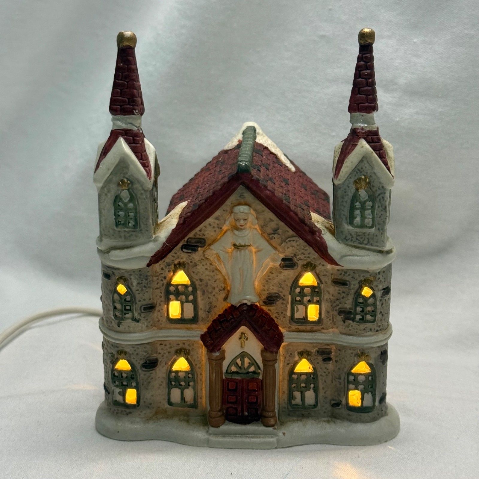 Sugar Creek County Small CHURCH Dickens Christmas Village building 5.5″ Repaired