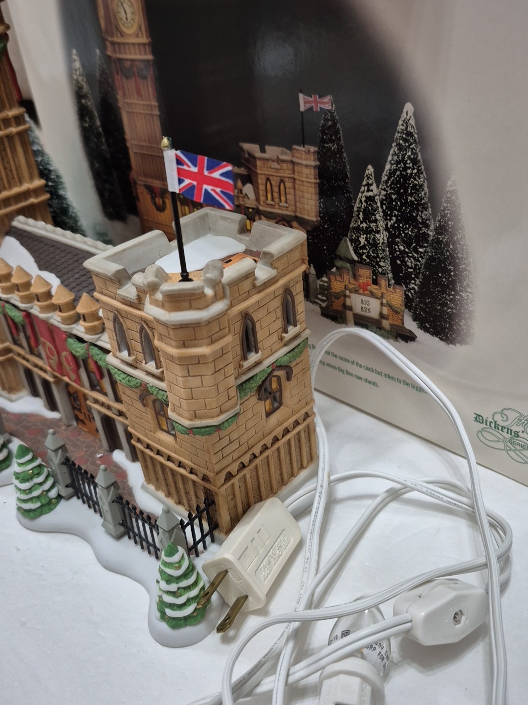 Department 56 Dickens Village “Big Ben” In Original Box With Light & Trees 58341