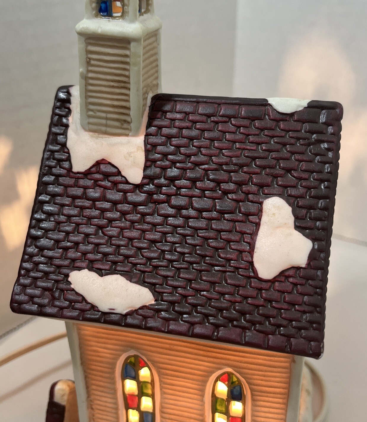 1993 Seasonal Specialties Grace Chapel Church Village Illuminated 4×9.5 In