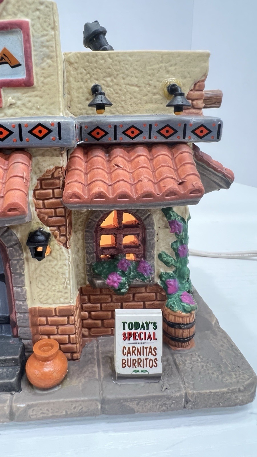 Lemax Holidays And Seasons Taco Shop “Taco Fiesta” 35577 Retired RARE And NEW !