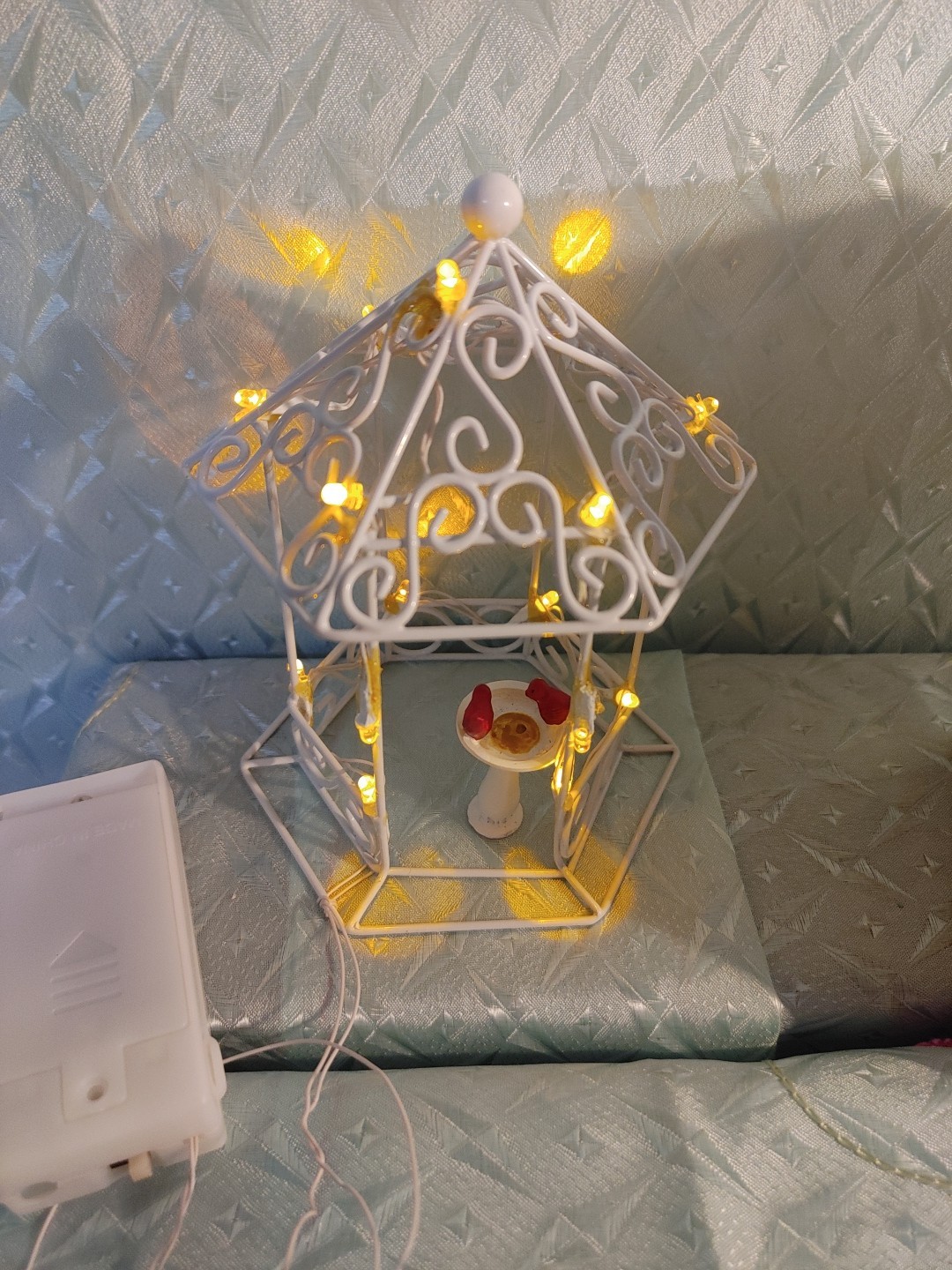 Santa’s Workbench 2002 Battery Operated Lighted Gazebo TESTED New Batteries
