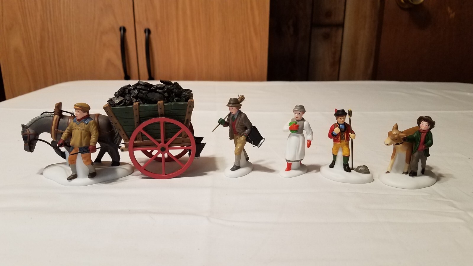 Dept 56 VILLAGES LOT Farm Workers Animals Fences 14 Items