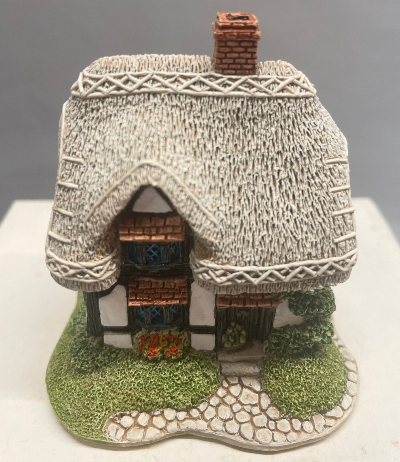 Lilliput Lane Granny Smiths House w Deed 2.75″ x 2.5″ x 2.5″ New NIB