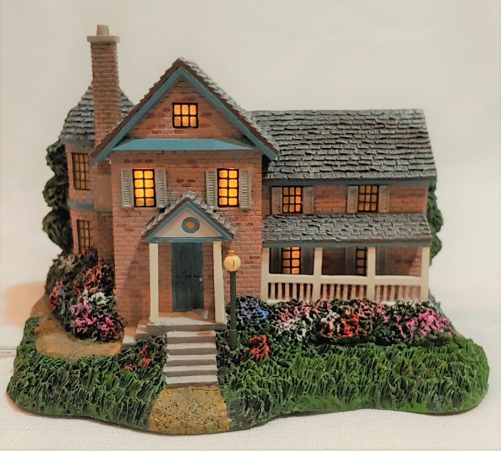 “Moonlit Homestead” 79567 Thomas Kinkade Lamplight Village 2002 w/COA