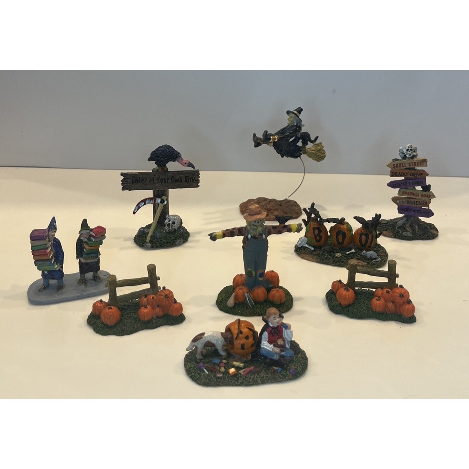 Spooky Town Village Figurines Halloween Scarecrow Pumpkin Witch Dollhouse Decor