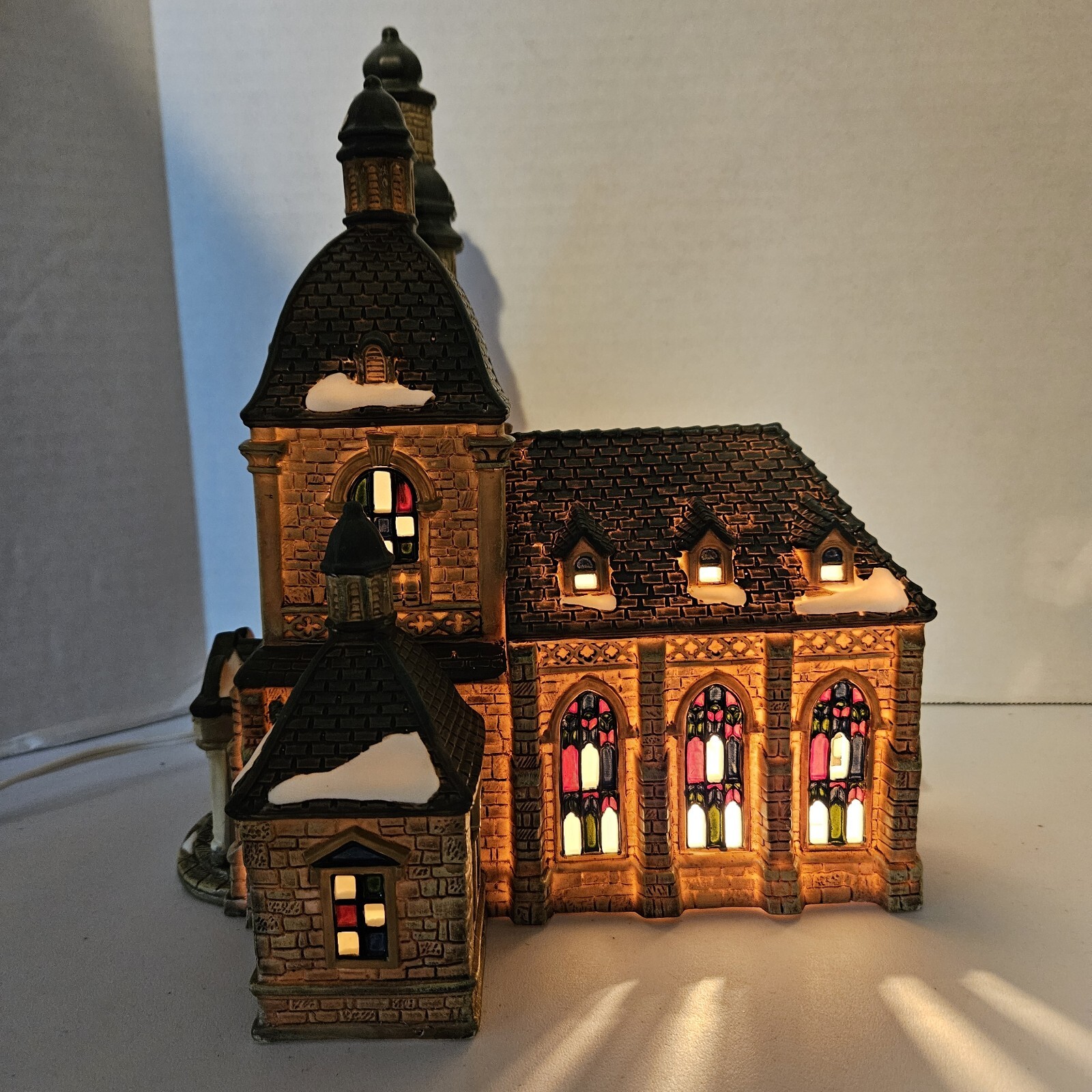 O’WELL Heartland Valley Village Deluxe Lighted Church 1999 Christmas w/ cord
