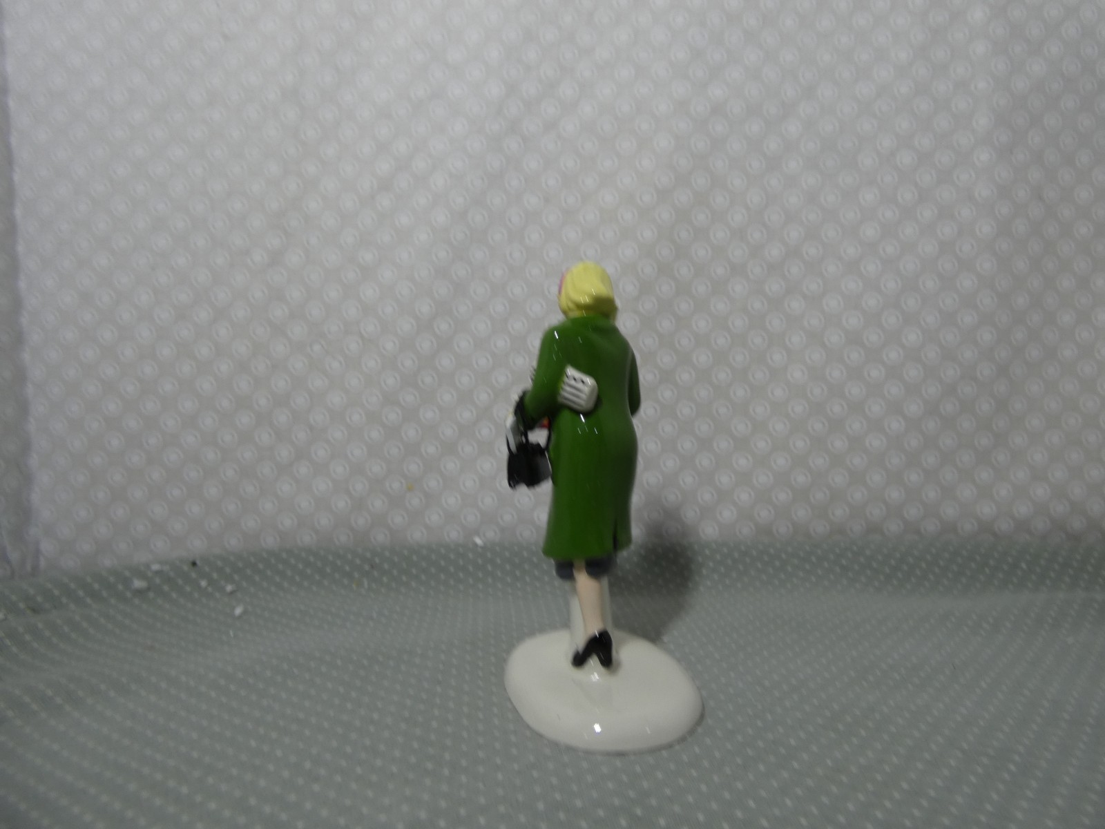 Department 56 “Four Cups Of ‘Joe’ To Go” #808954 – Snow Village – Rare!