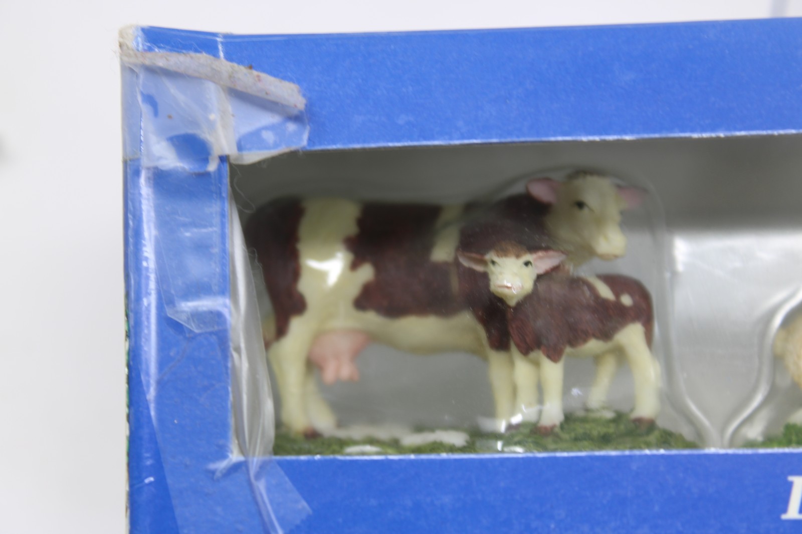 Heartland Valley Village Deluxe Village Accessory Farm Animals Cow Sheep Chicken