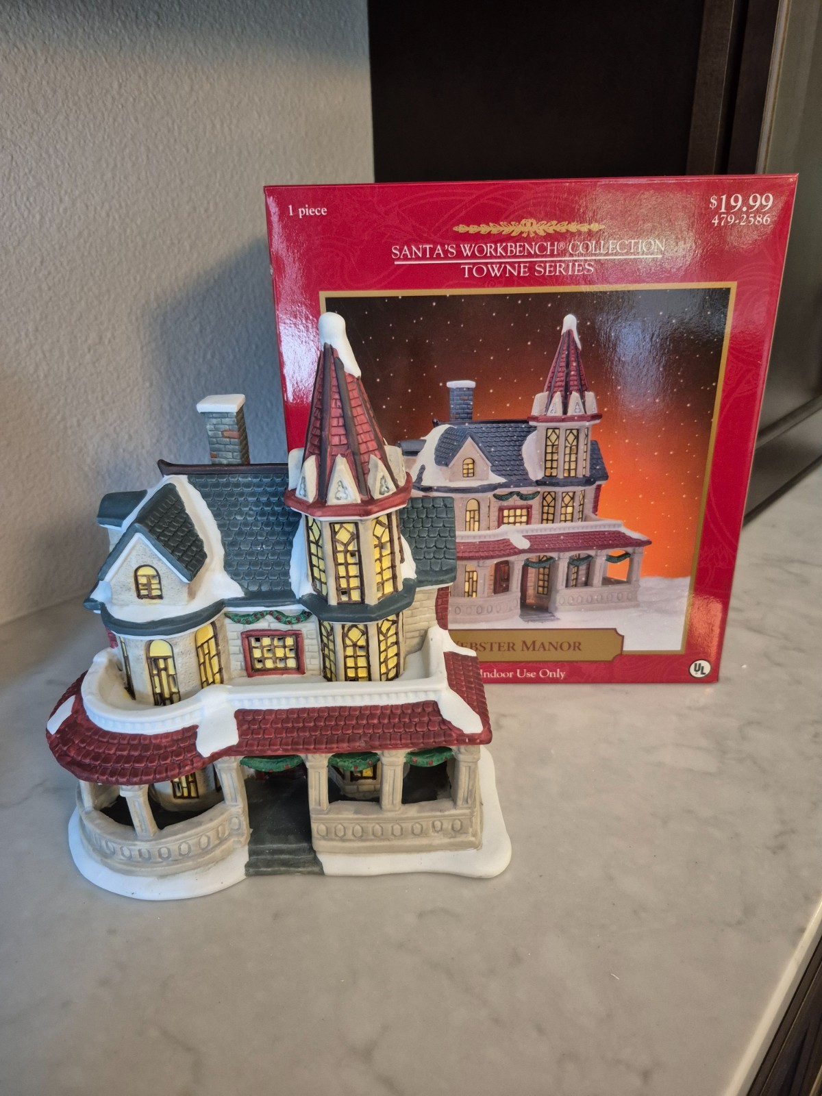 Santa’s Workbench Webster Manor Towne Series Lighted Christmas Village NIB