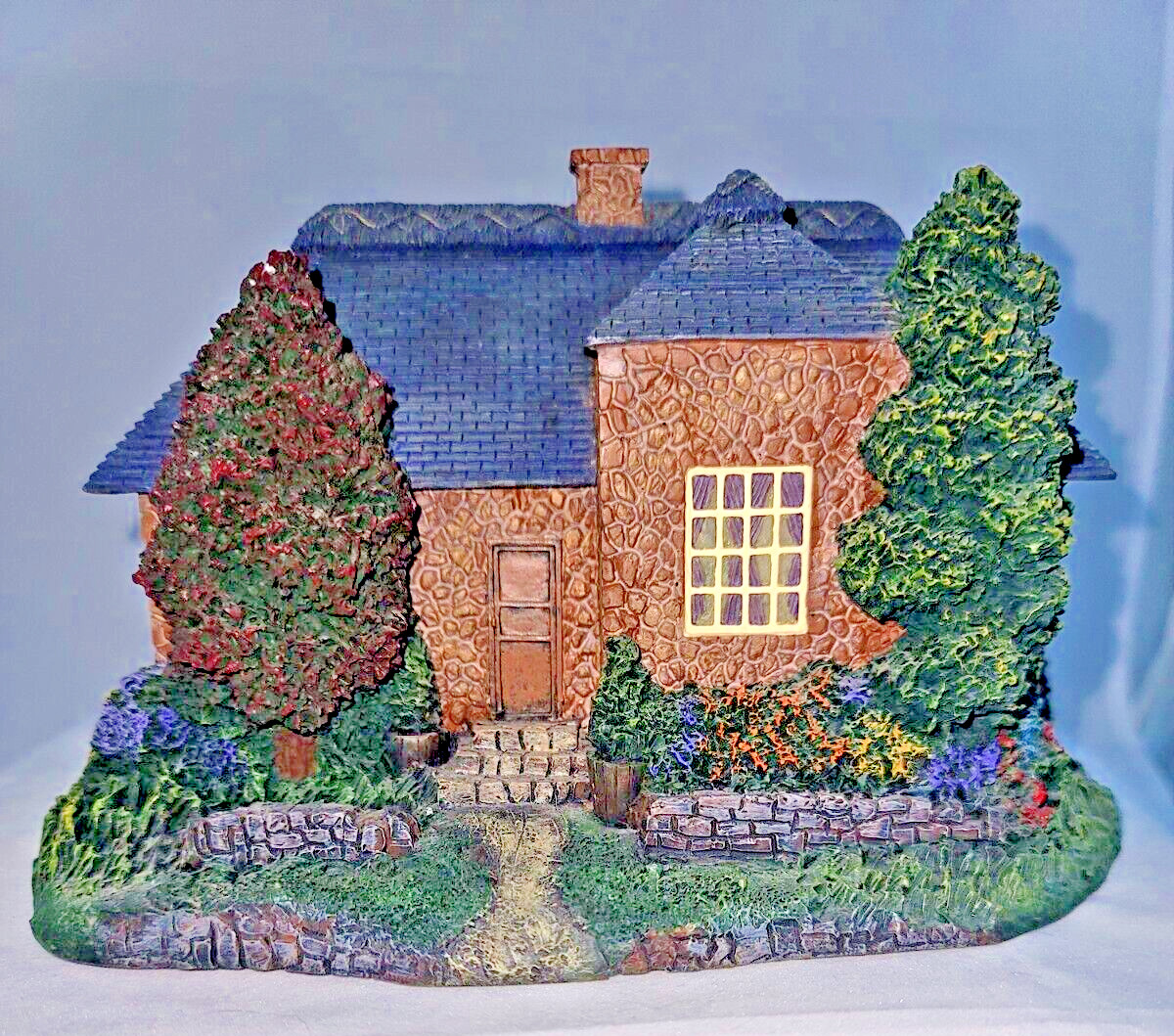 Vtg Thomas Kinkade Hawthorne Village Lamplight Village “Tailor Shop” 2002