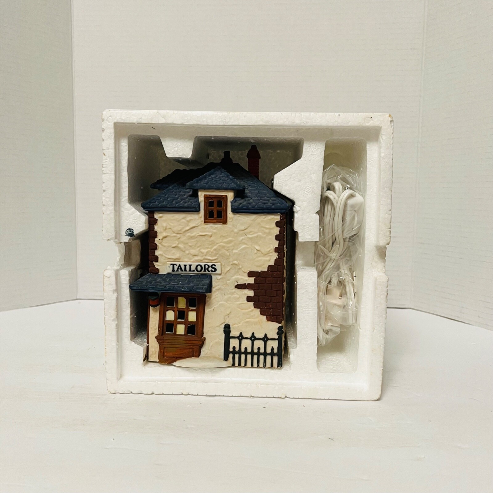 Walpole Tailors #59269 Dickens Village Series Merchant Shop Department 56