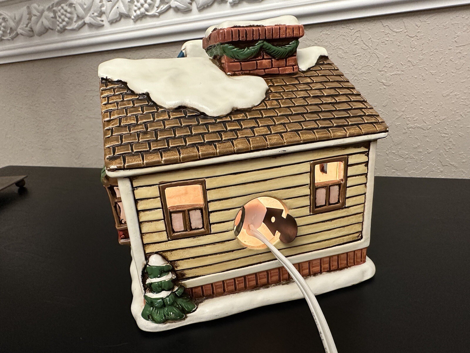 LEFTON 1989 “COFFEE And Tea SHOPPE” Hand Painted Light up Christmas Store