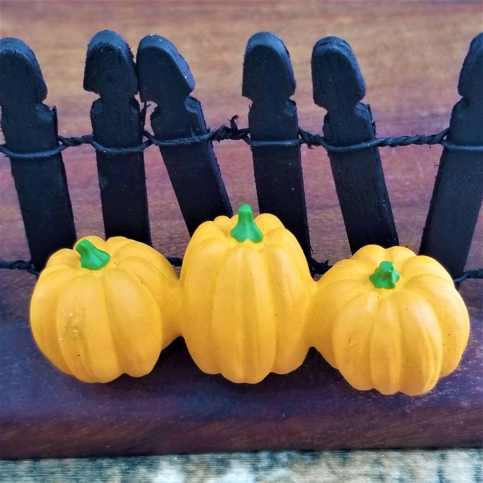 Vintage Dept 56 Village Halloween Fence Pumpkins Black Cat Set of 2 For Dioramas