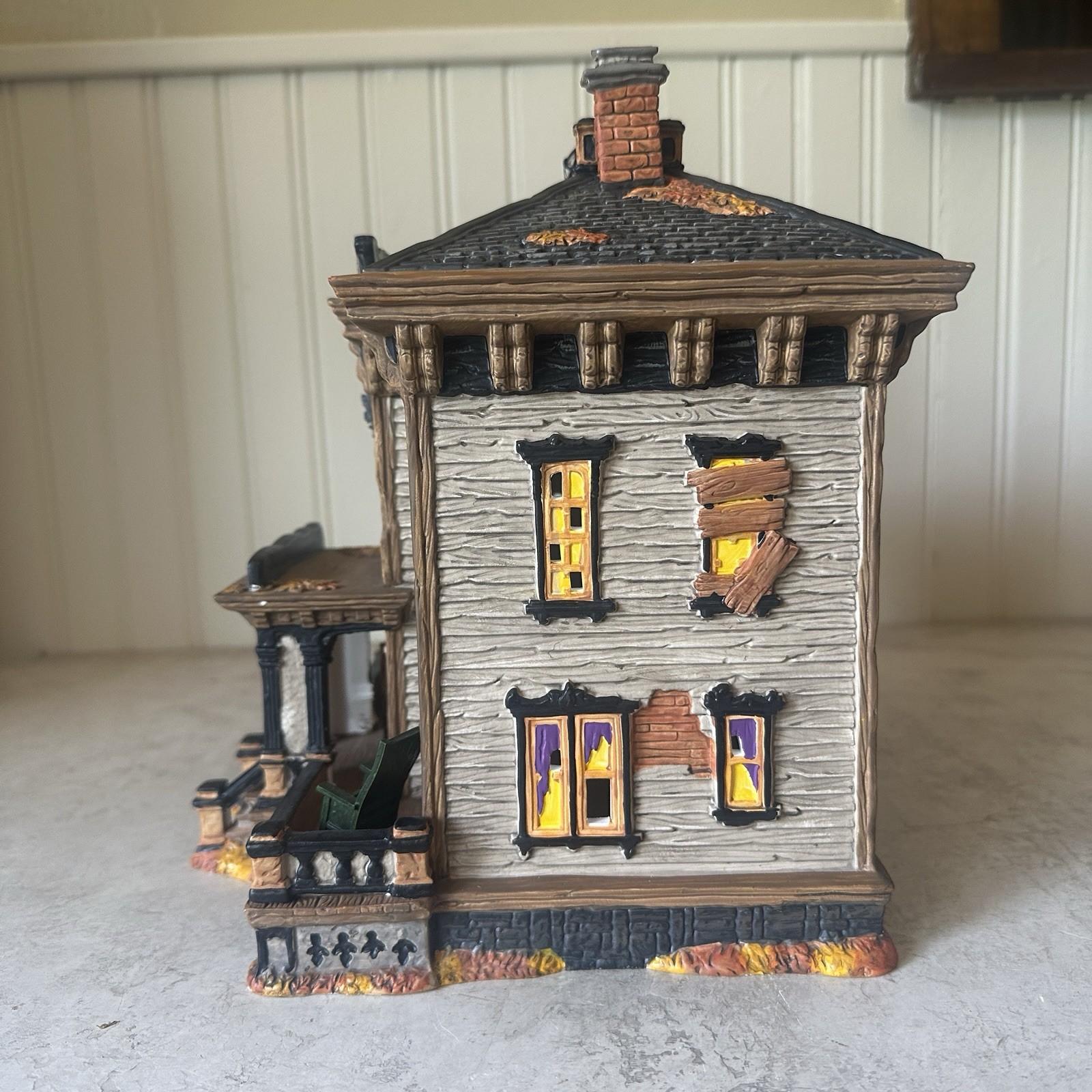 Dept 56 Grimsly Retirement Home Halloween Snow Village #4020229 EUC Unused 2011