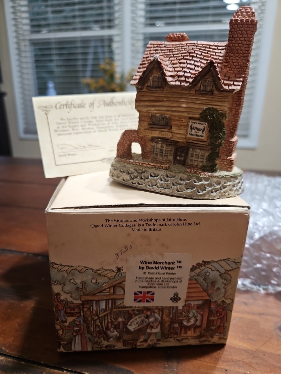 Wine Merchant 1980 David Winter Cottage Collection Box & COA
