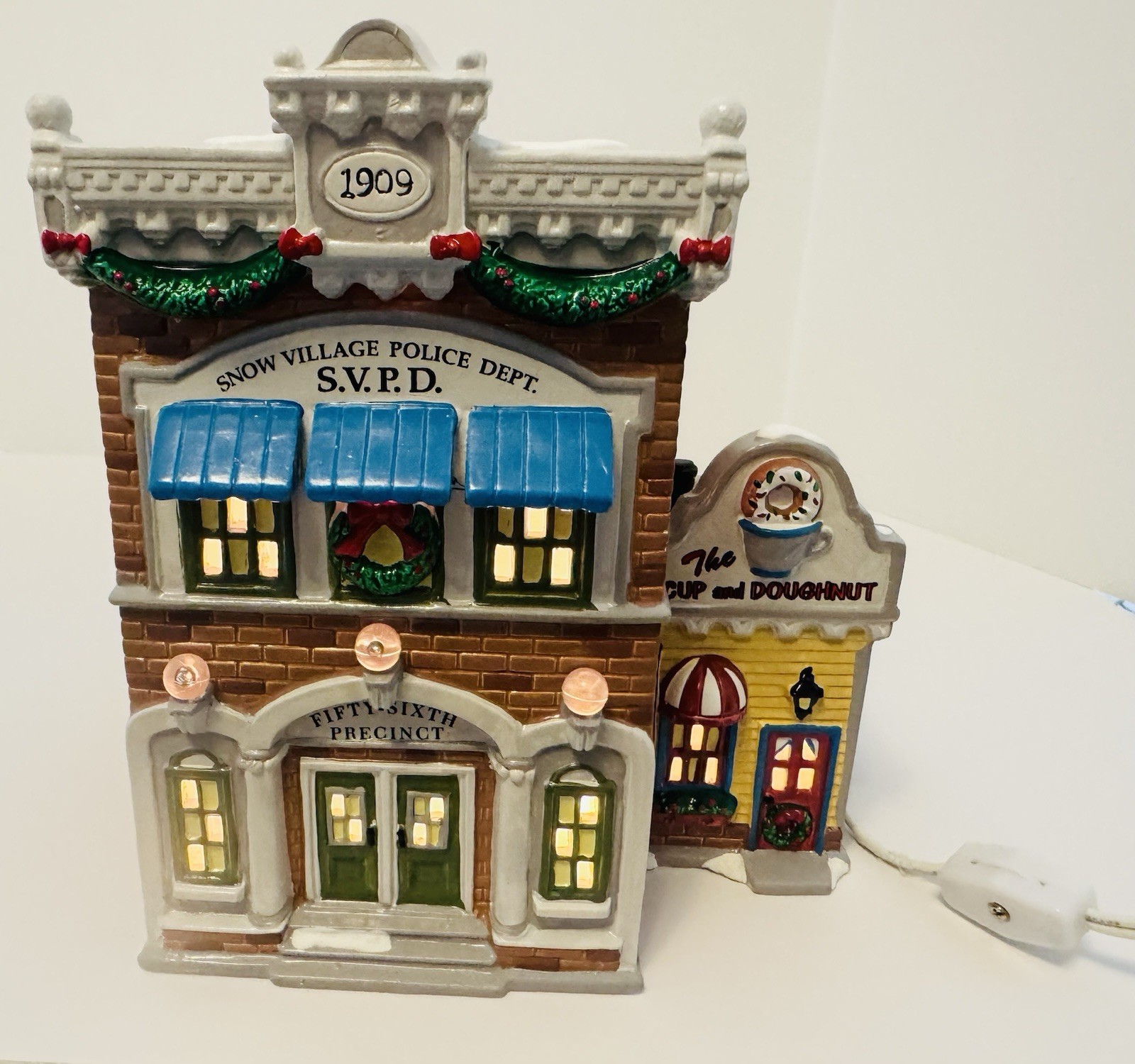 Snow Village Police Station Department 56 Original Box Lights Up Retired