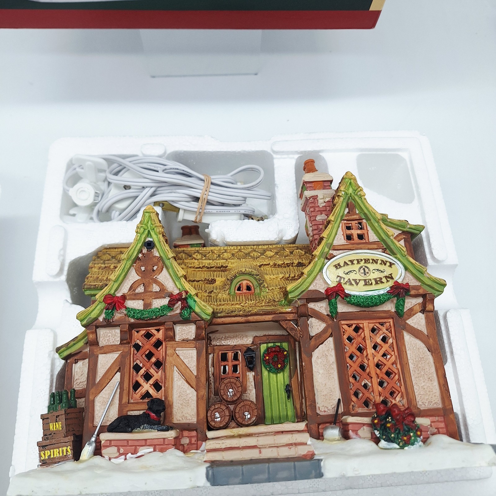 2012 LEMAX HAYPENNY TAVERN Lighted Light w/Box & Foam Beer Ale Pub Bar Wine Dog
