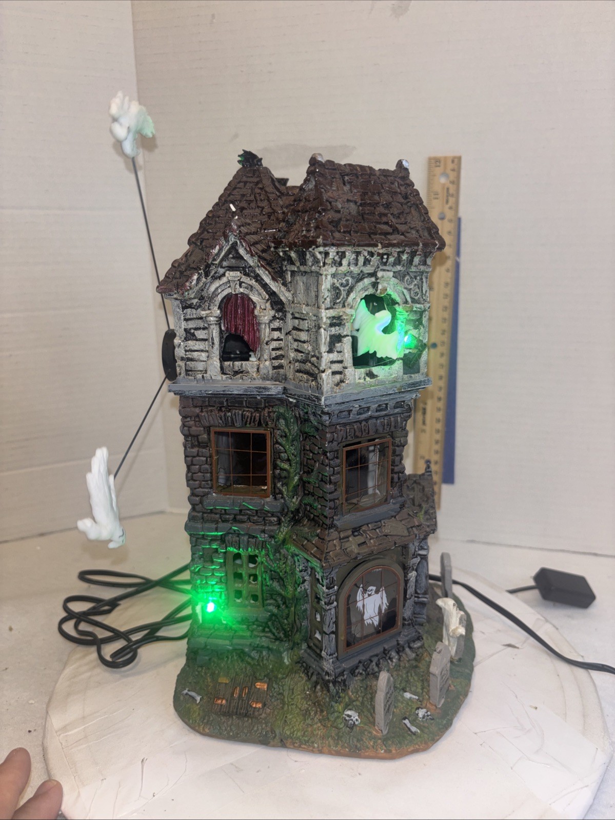 Lemax Halloween Spooky Town T Ghostly Manor 65122 100% Works 2016 Sound retired!