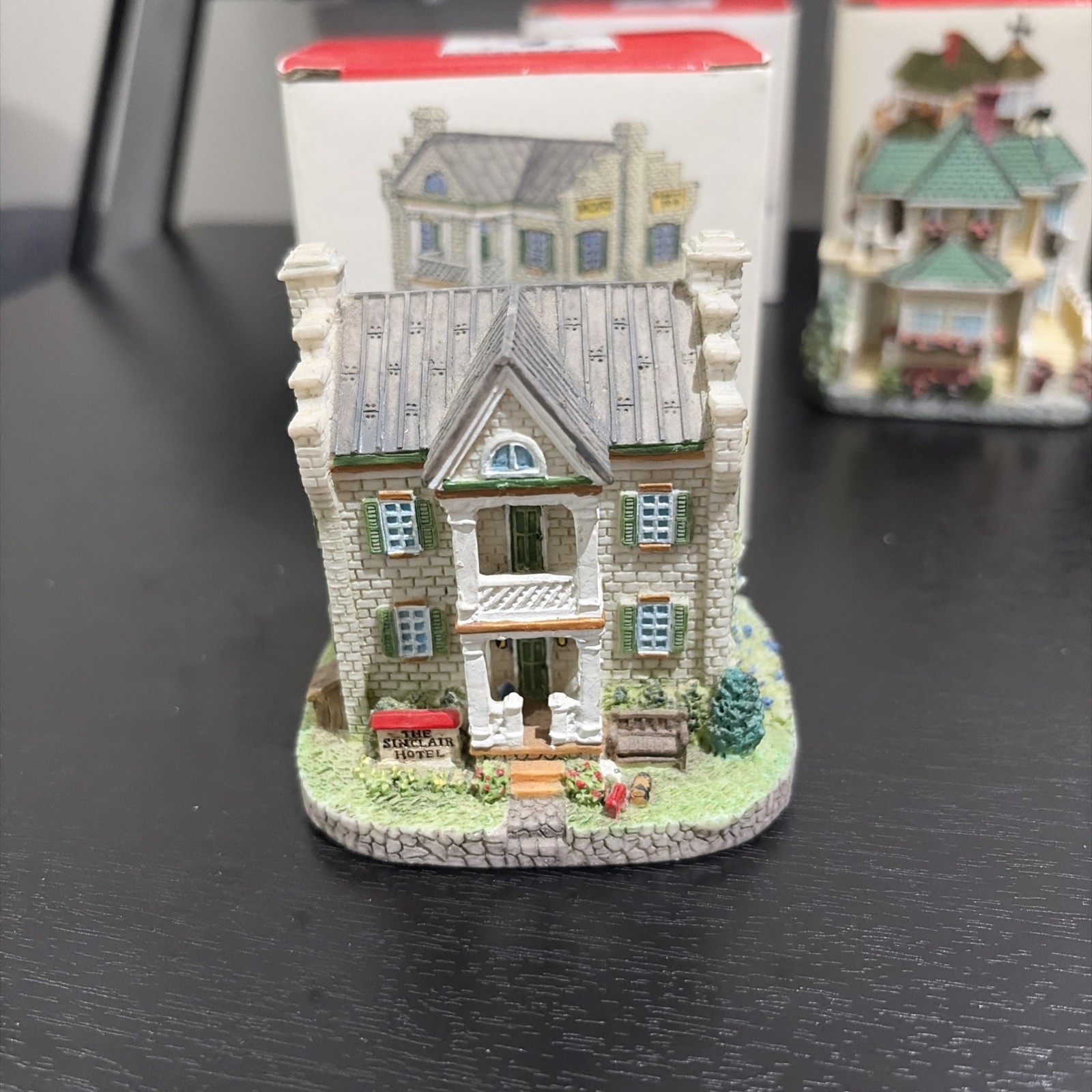 Liberty Falls Americana Collection The Sinclair Hotel 1999 Vintage Village
