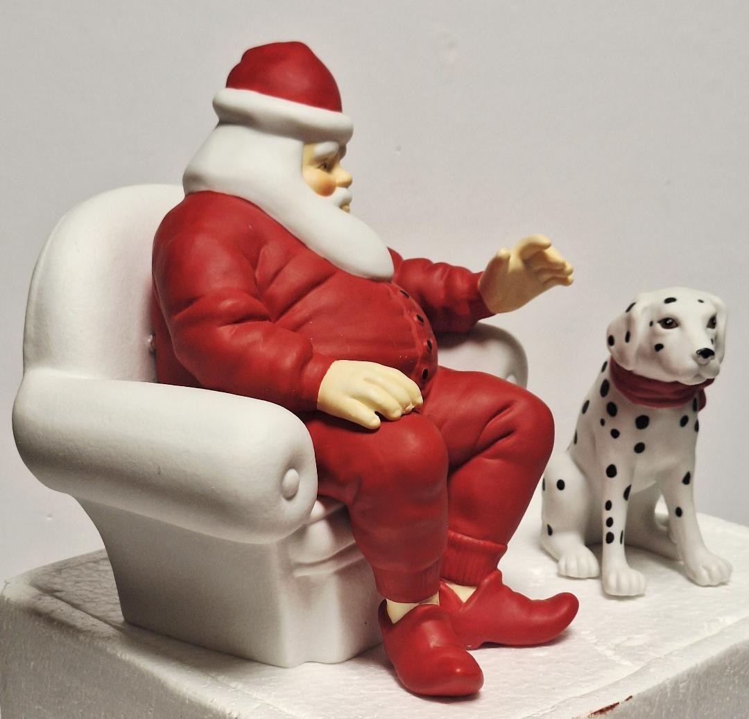 Department 56 Winter Silhouette Dogs Best friend Santa with Styrofoam clamshell