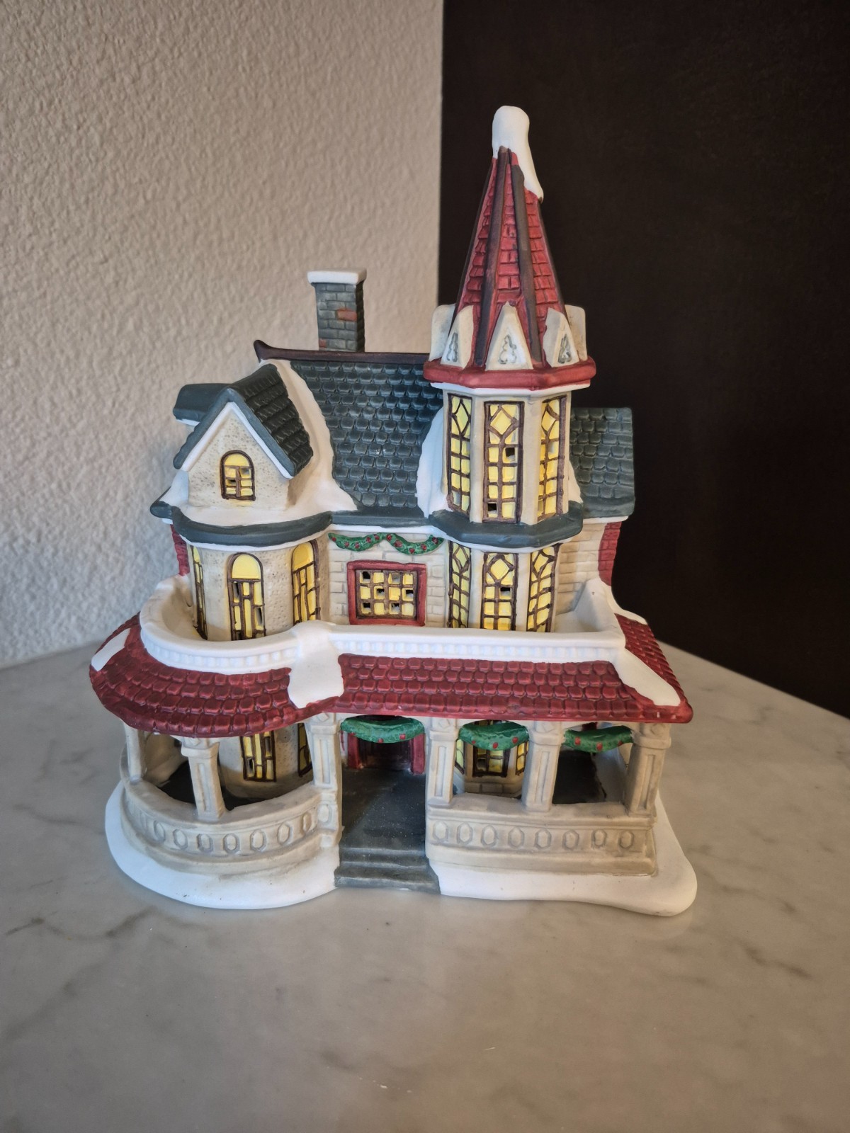 Santa’s Workbench Webster Manor Towne Series Lighted Christmas Village NIB