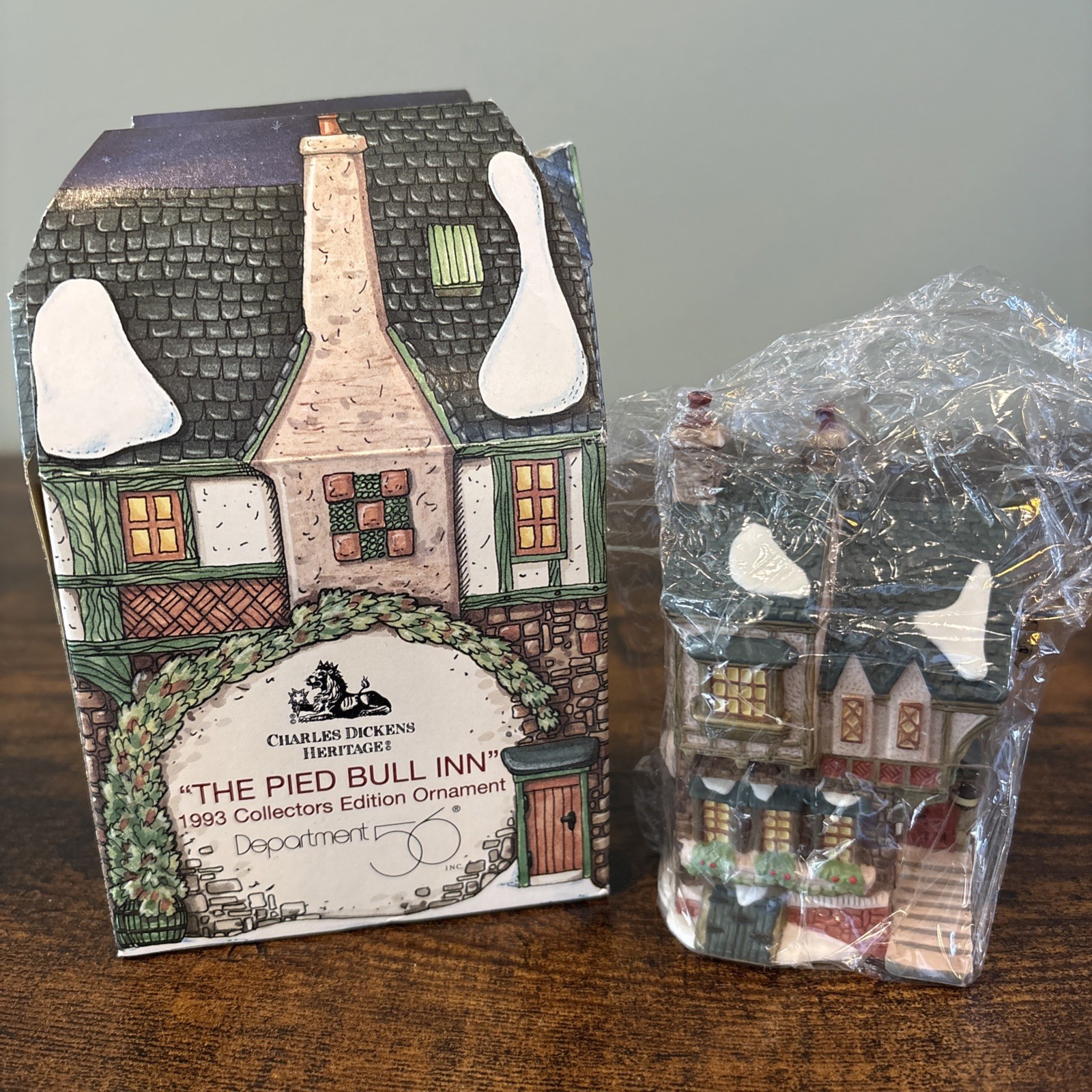 Dept. 56 Charles Dickens Heritage The Pied Bull Inn 1993 Christmas Ornament