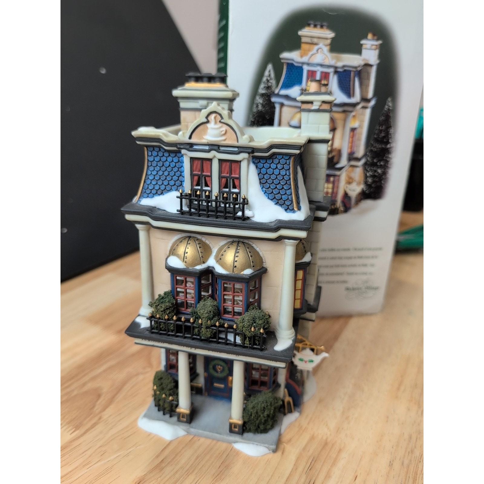 Dept. 56 Dickens Village 1998 Teaman & Crupp China Shop #58314