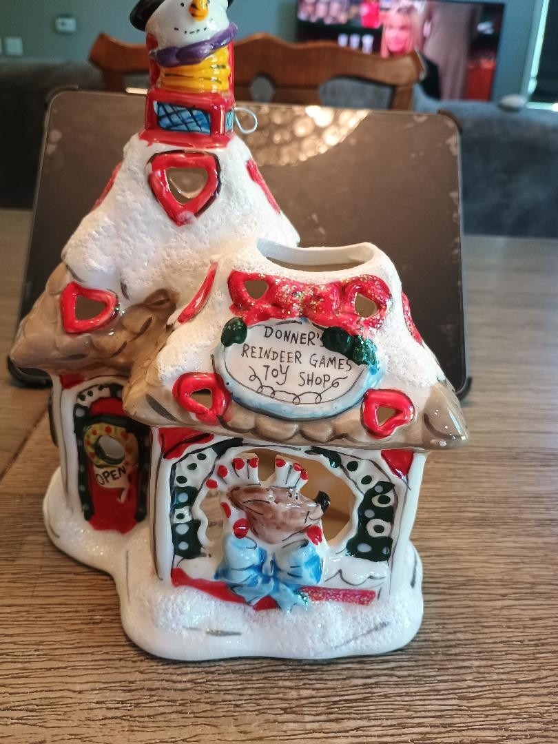 Blue Sky Clayworks Donners Reindeer Games Toy Shop Tealight Candle Holder 2010