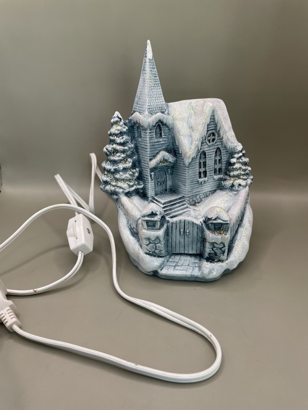 VTG 1998 Tampa Bay Mold Co Lighted Christmas Village Church Blue White Glitter