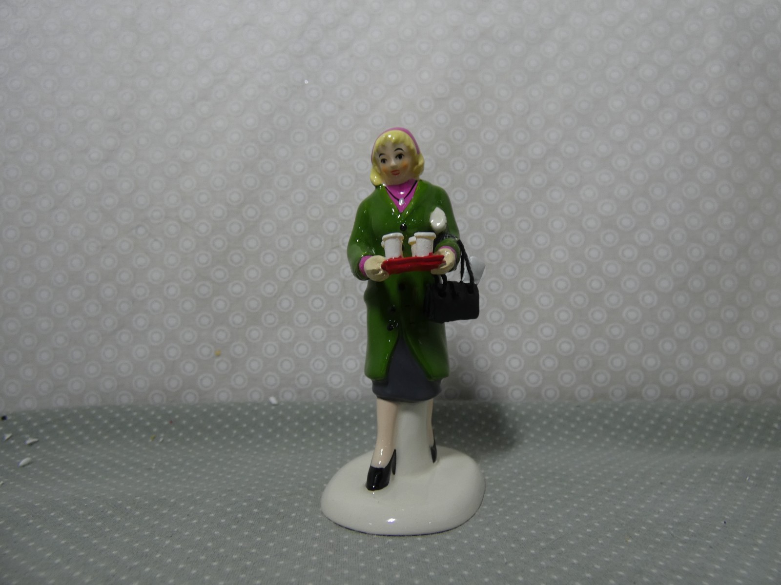 Department 56 “Four Cups Of ‘Joe’ To Go” #808954 – Snow Village – Rare!