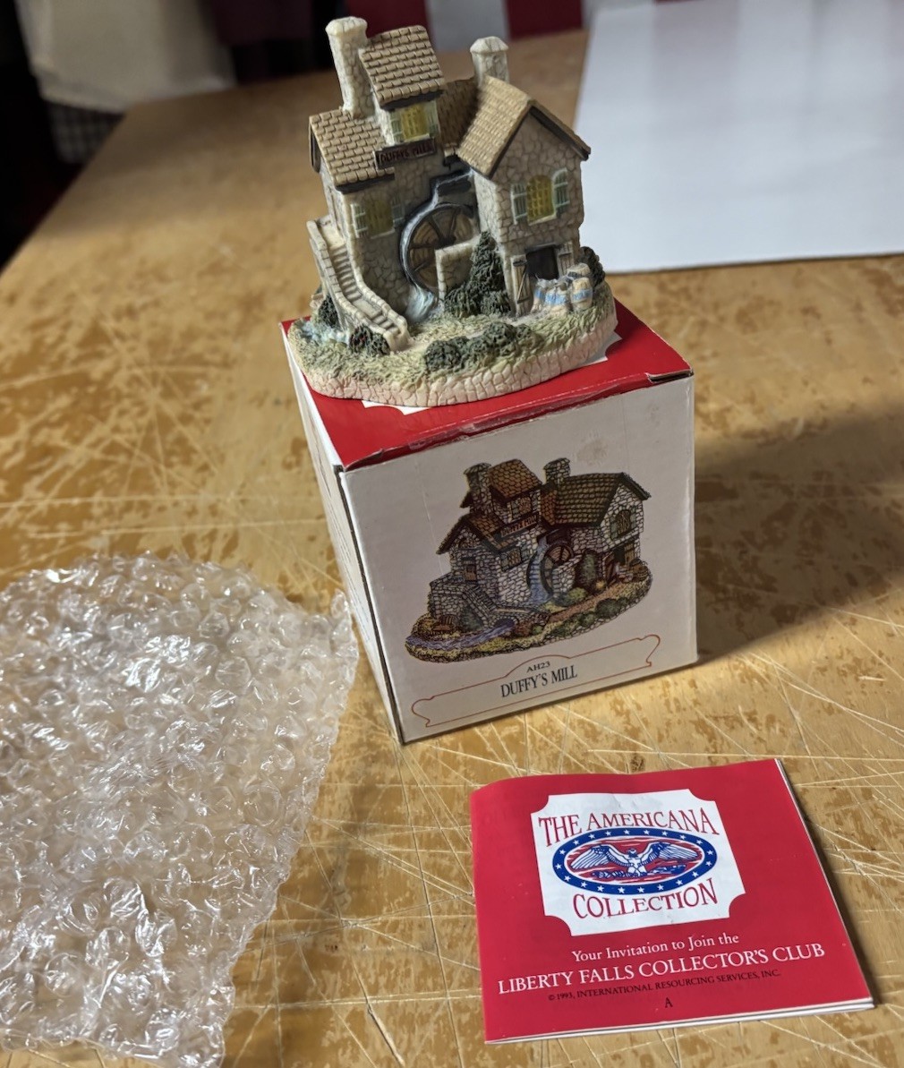 Duffy’s Mill LIBERTY FALLS Americana Collection Village House in Box 1993 AH23