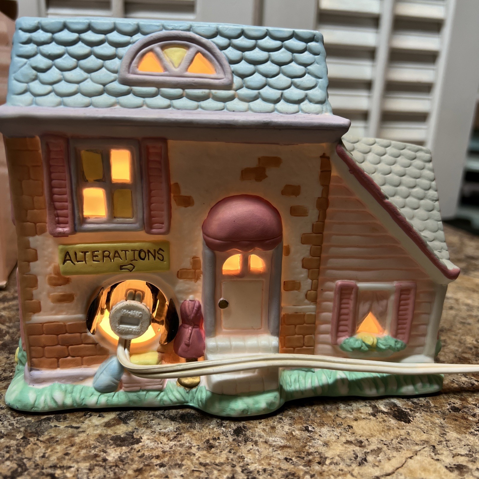 Cottontail Lane Lighted Dress & Beauty ShopLighted Building 12301 Midwest