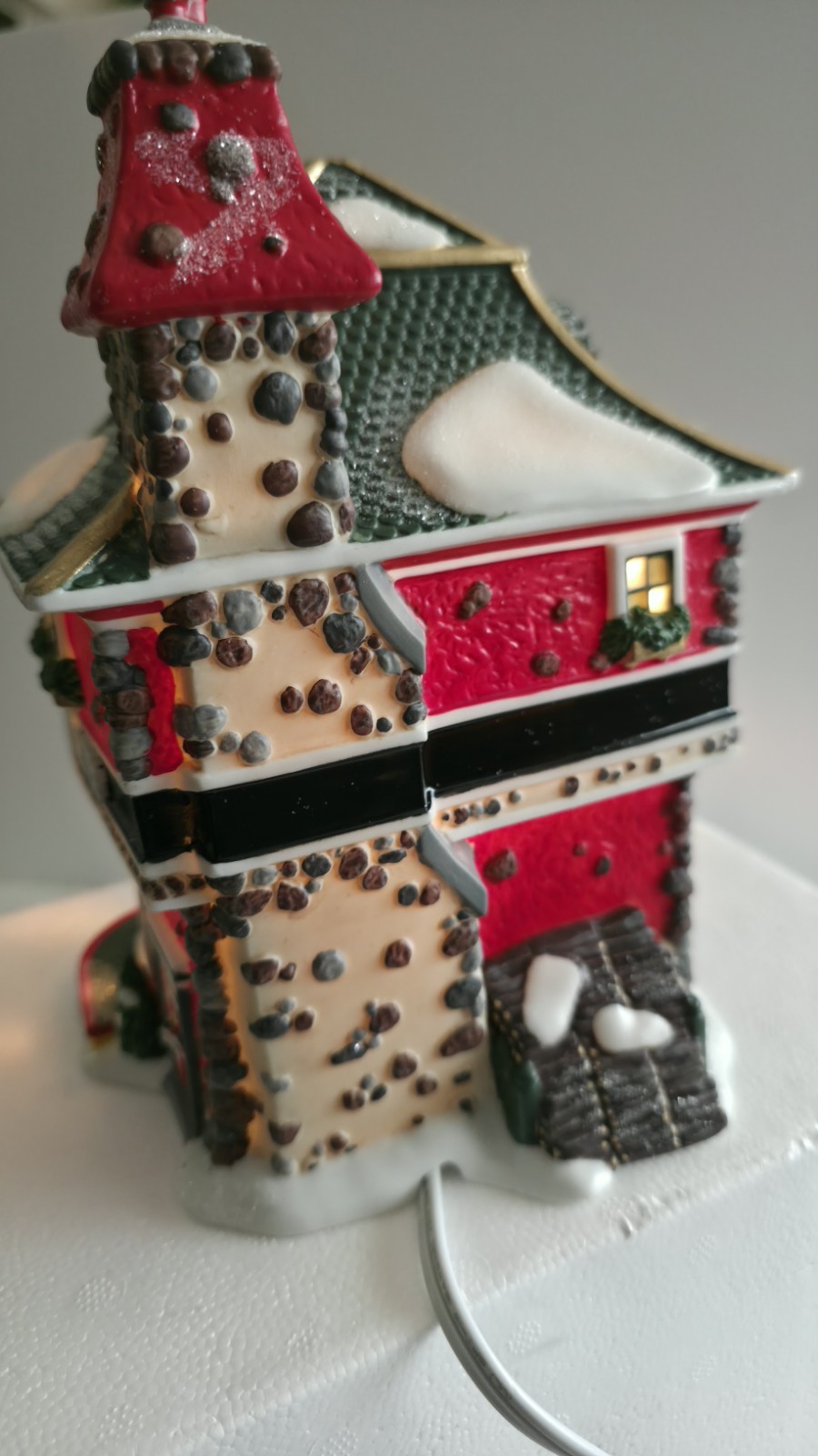 Dept 56 North Pole – Santa’s Tailor Shop – Mint In Box 56793 Sewing W/ Acc