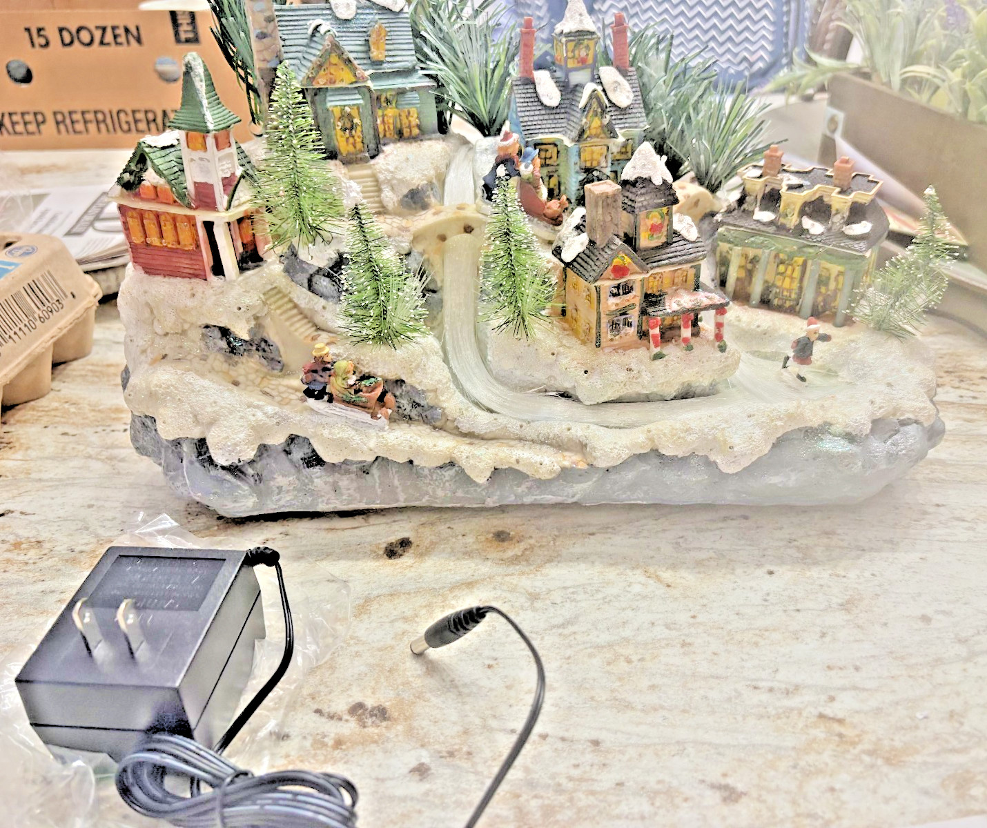 2003 NOS NIP AVON FIBER OPTIC CHRISTMAS VILLAGE skating sledding color change