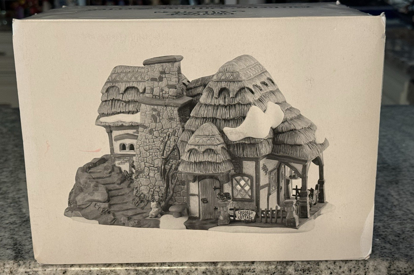 “CROOKED FENCE COTTAGE” Department 56 Dickens Village #5830