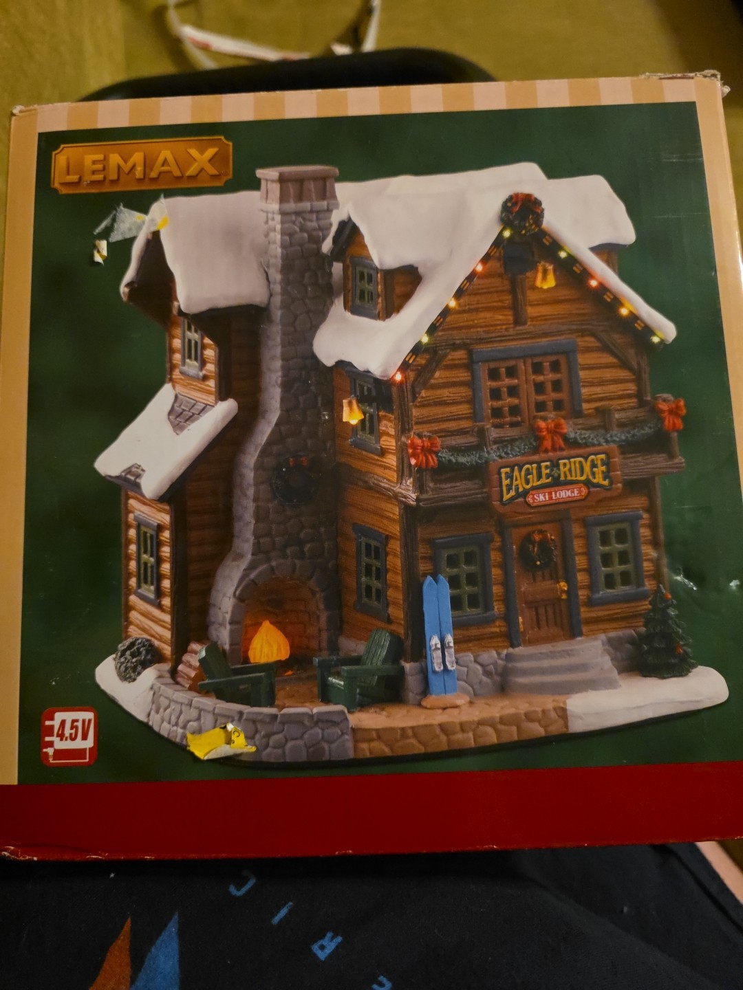 2020 HOLIDAY TIME Village, “EAGLE RIDGE SKI LODGE” NIB