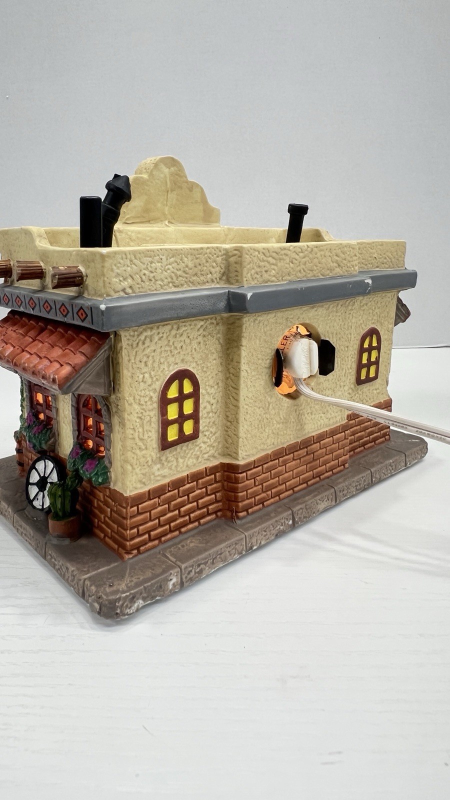 Lemax Holidays And Seasons Taco Shop “Taco Fiesta” 35577 Retired RARE And NEW !