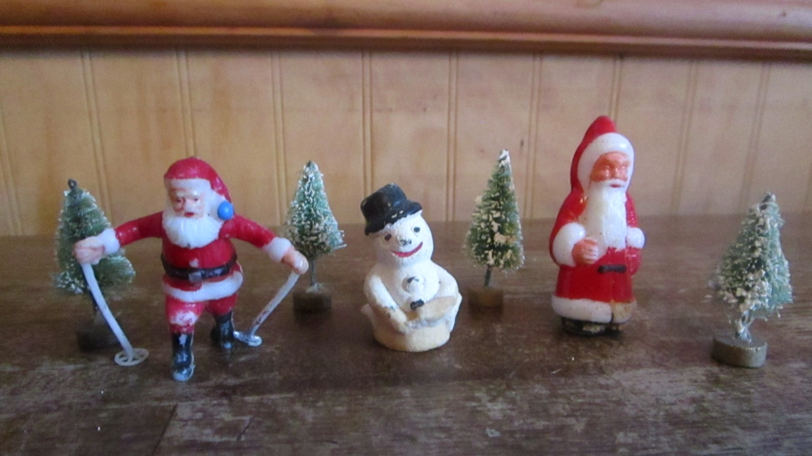 Vin. lot of 7 Teeney Tiny Christmas Santas Snowman Trees 1 1/2 to 2 inch in size