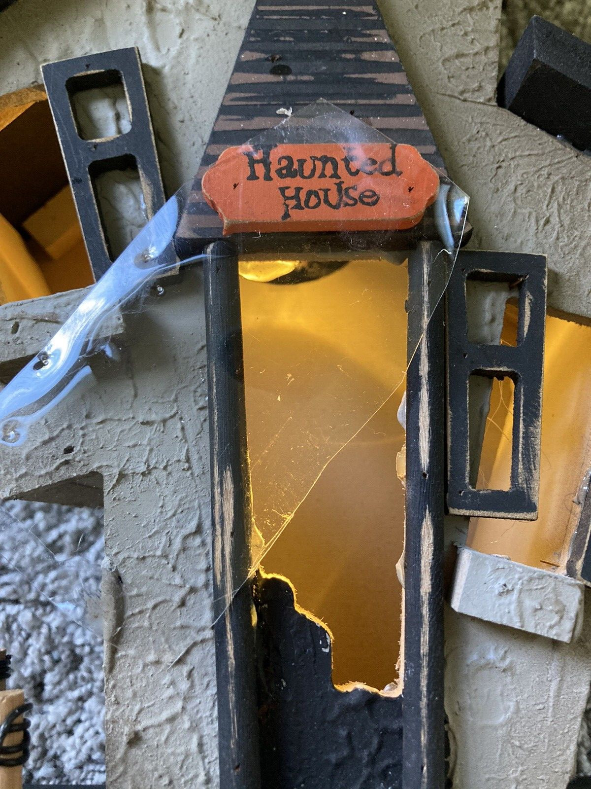 LED Haunted House Lighted Living Quarters/Bon-Ton Stores Wooden 16.25″ Tall
