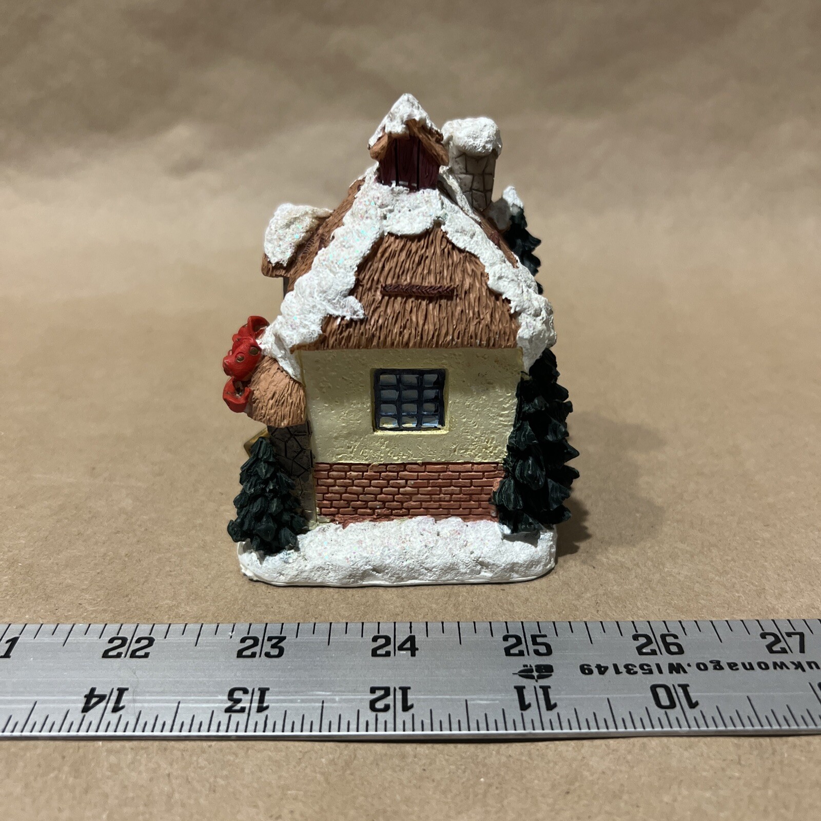 K’s Collection – Christmas Snowy Cottage Miniature