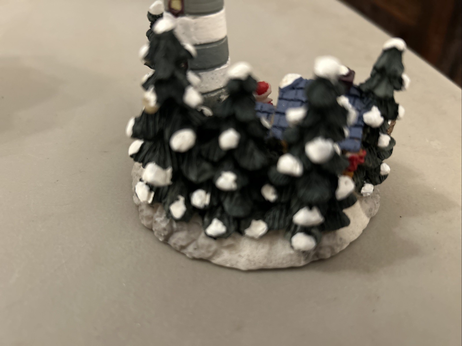 Crystal Falls Village Collectibles Highland Light Figurine Christmas Decor 1996