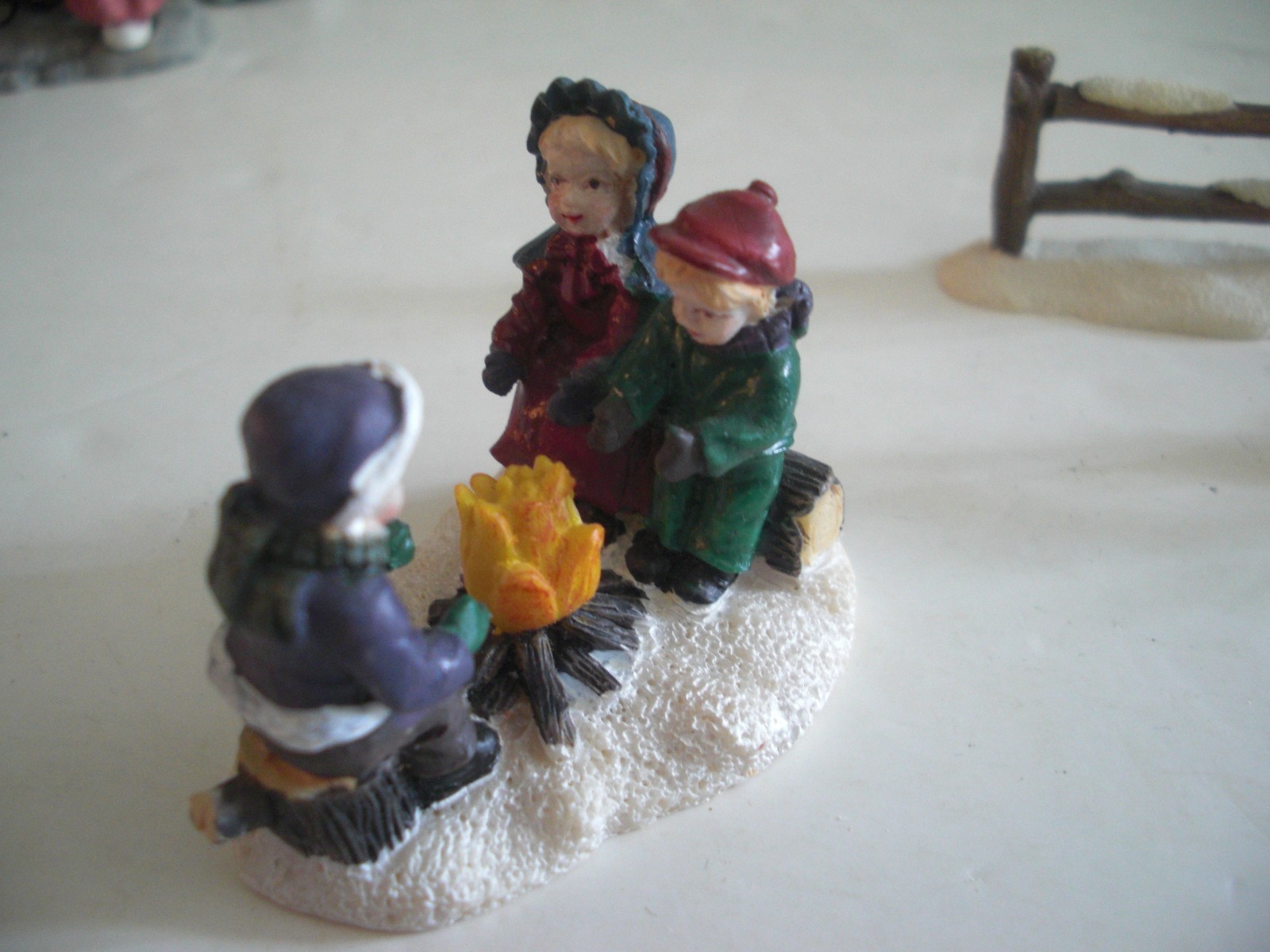 LOT 6 Hershey’s Holiday Village Candy Cart Carolers Fence Sign Miniature Figures