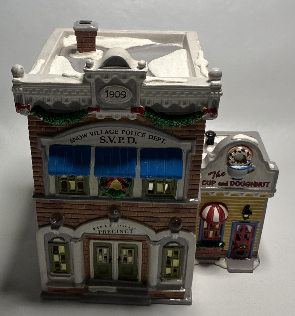 VTG Department 56 Snow Village 1995 ‘Village Police Station’ House Read