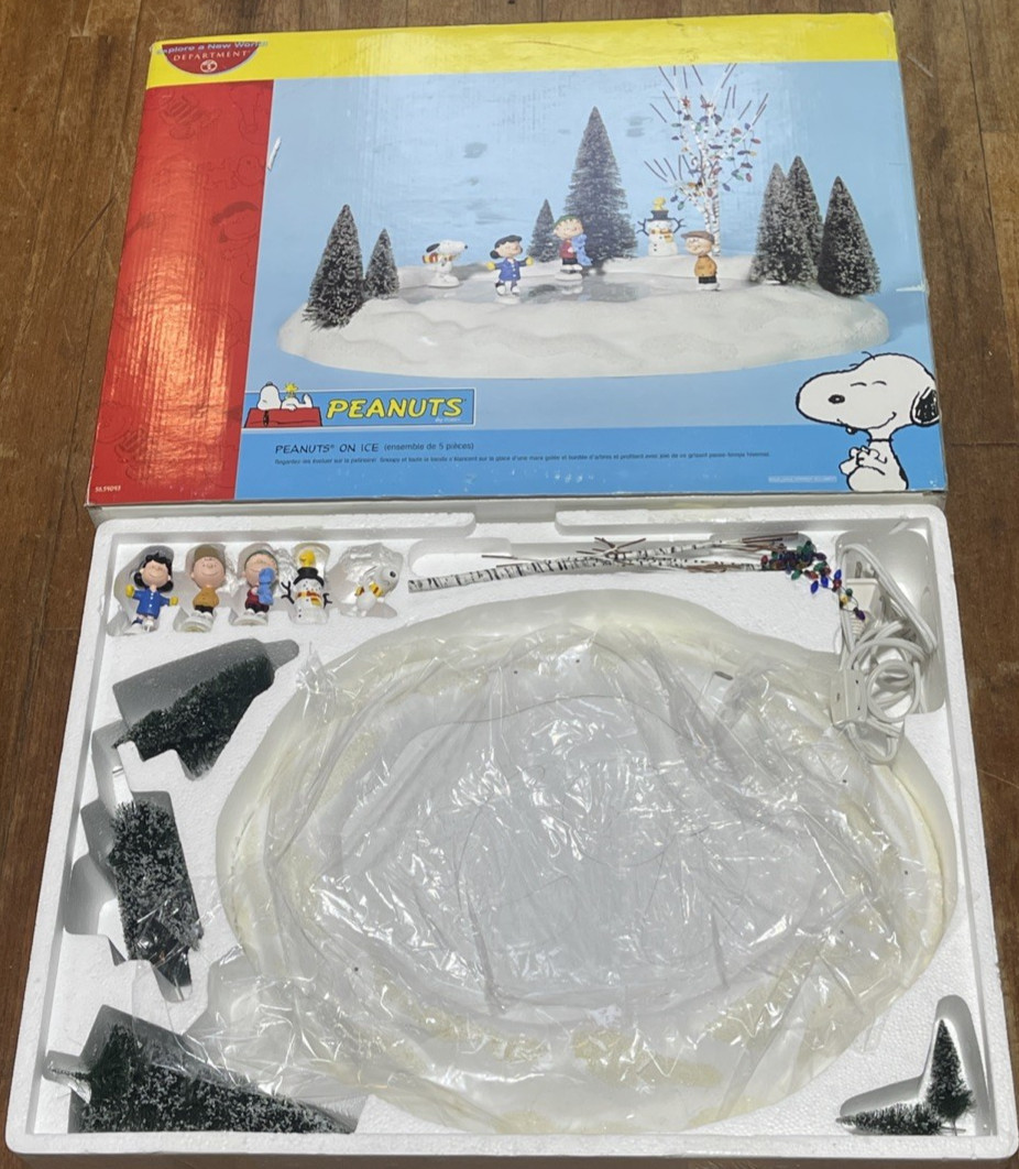 Rare! Department 56, Peanuts on Ice Skating Rink 5659093, Works!