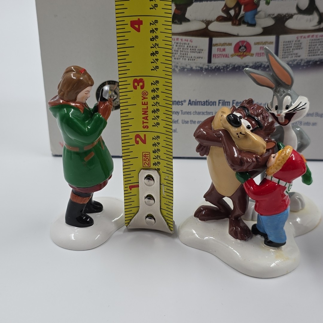 Dept 56 Looney Tunes Animation Film Festival Snow Village Bugs Bunny Taz Tweety