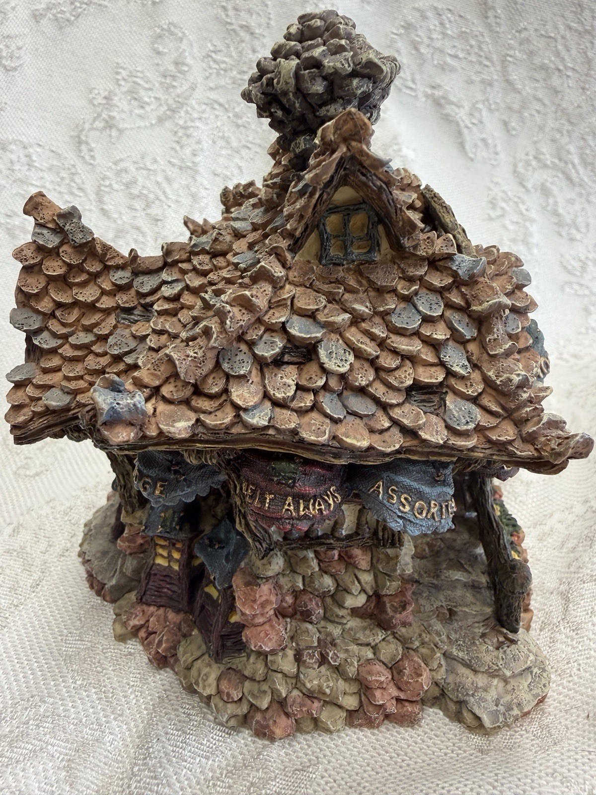 Boyds Bearly-Built Villages Cocoa’s House of Chocolate House. Handmade. 2000.